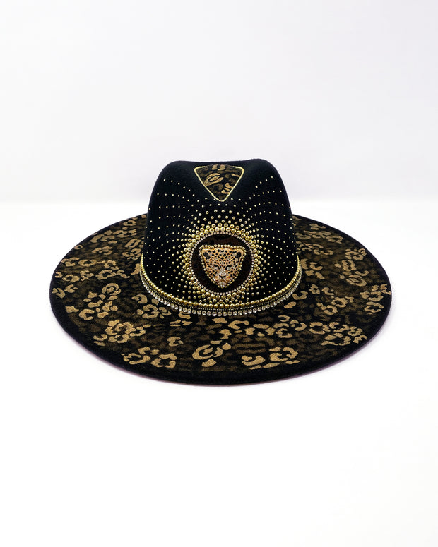 Black wide brim fedora hat. Gold metal & crystal leopard motive, hand painted metallic gold leopard print, embellished with gold metal clasped crystals & pearl like rhinestones. ladies day, festival hat, crystals, felt hat, boho, festival outfit, hat, handmade hat, festival wardrobe, gold hat, party hat