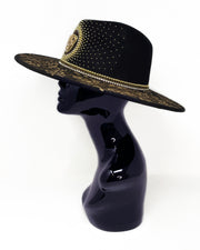 Black wide brim fedora hat. Gold metal & crystal leopard motive, hand painted metallic gold leopard print, embellished with gold metal clasped crystals & pearl like rhinestones. ladies day, festival hat, crystals, felt hat, boho, festival outfit, hat, handmade hat, festival wardrobe, gold hat, party hat